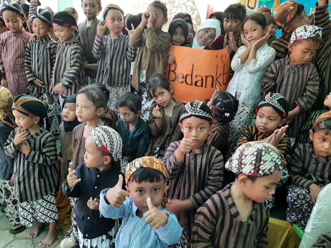 Jan Vink Stichting - Eerste Steen Ceremonie Panggang